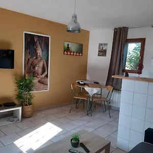 Jolie Petite Maison Idealement Situee Apartment