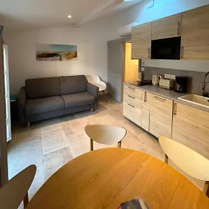 In Arles: De L'amphitheatre Appartement